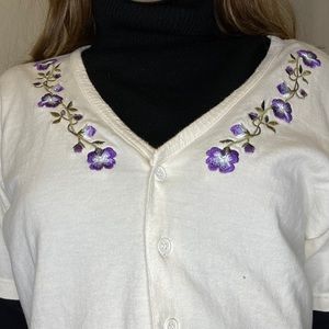 Vintage Floral Short Sleeve Button-up!